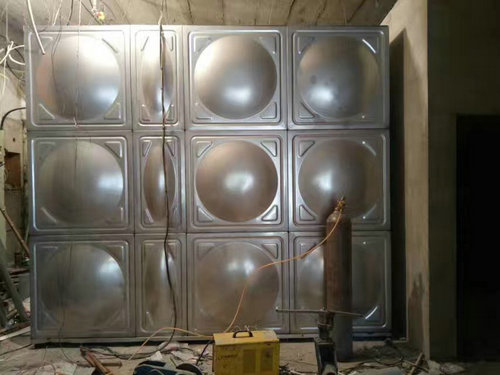 304不锈钢生活水箱：品质保证与舒适生活的结合